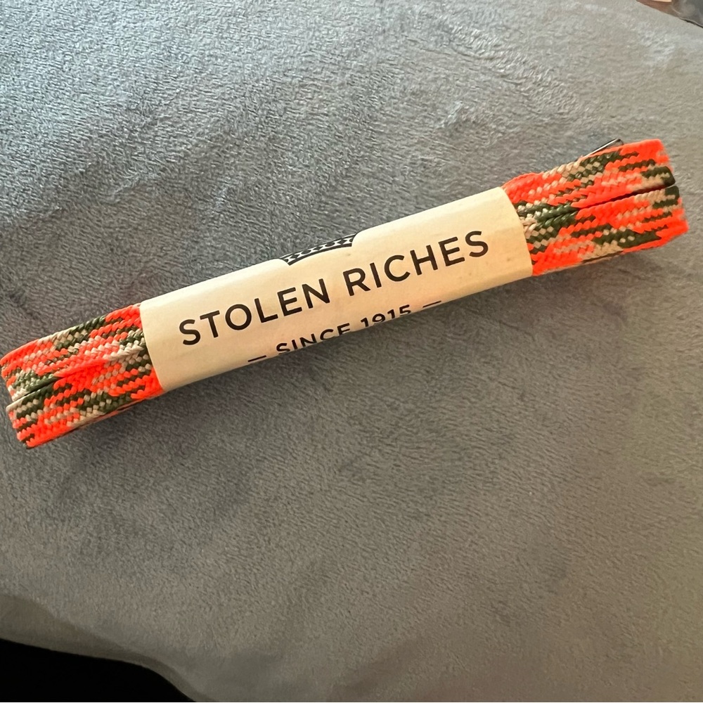 Stolen Riches Lace Bundle - Picture 7 of 7